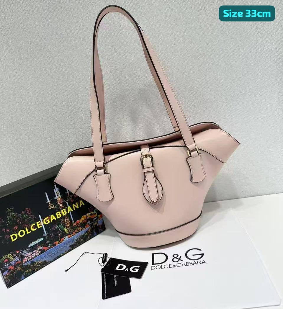 D&G
With box 
🎁🎁🎁
105 dhs🇦🇪
Zain186
♥️♥️♥️