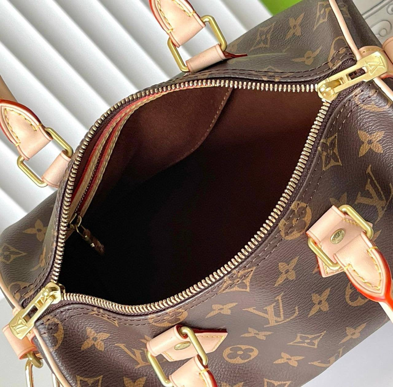 LV SPEEDY 
COPY ONE 
25CM 
SPECIAL OFFER 
130 dhs🇦🇪
Zain39
♥️♥️♥️