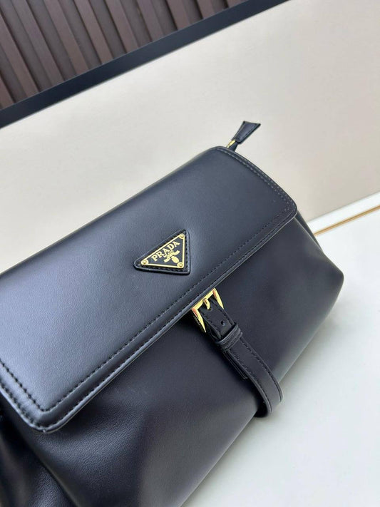 Prada  Master
30cm 
350 dhs🇦🇪
Zain228
♥️♥️♥️