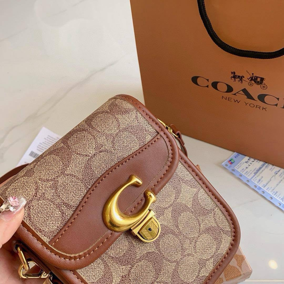 Coach
Phone bag 
With box 
🎁🎁🎁
60 dhs🇦🇪
Zain17
♥️♥️♥️