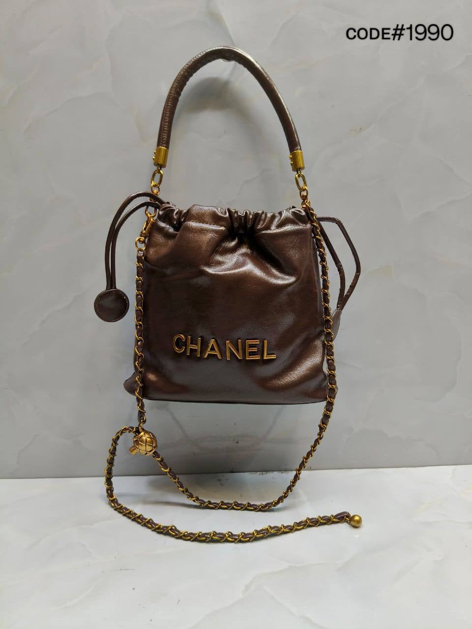 Chanel 22 ᴍɪɴɪ
ʙᴜᴄᴋᴇᴛ sʜᴏᴜʟᴅᴇʀ/ ᴄʀᴏssʙᴀɢ
sɪᴢᴇ: 22 ᴄm
70 dhs🇦🇪
Zain31
♥️♥️♥️