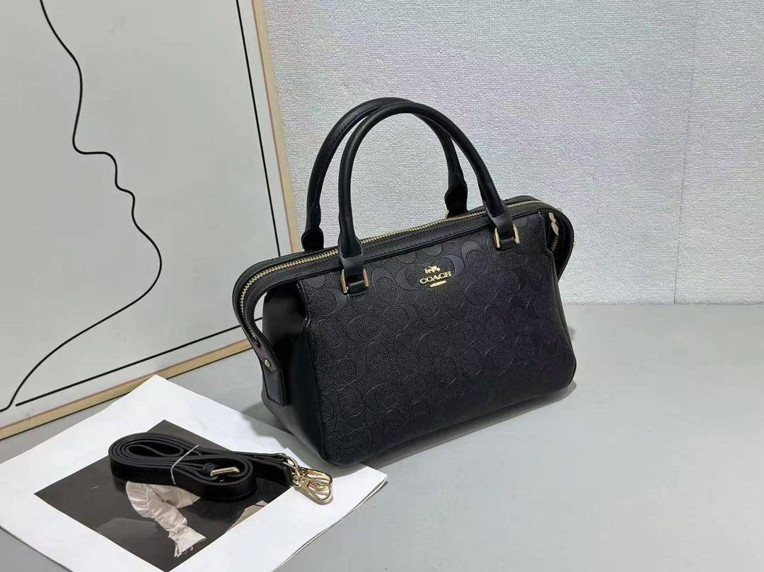 Coach
85 dhs🇦🇪
size 24cm
Zain26
♥️♥️♥️