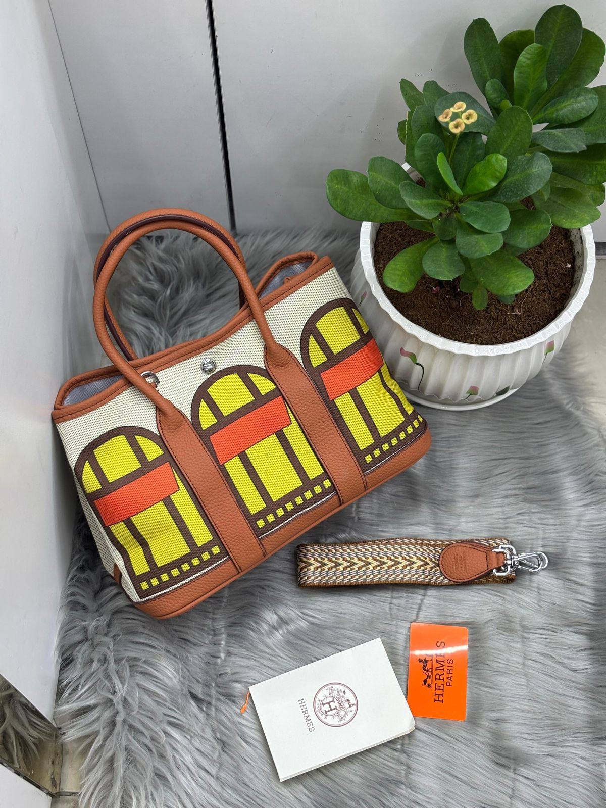 HERMES
SIZE……….   31  CM
115 dhs🇦🇪
Zain244
♥️♥️♥️