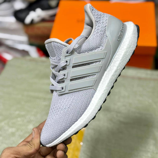 Adidas ultraboost 
Size 40 to 45 
100 dhs🇦🇪
Zain27
♥️♥️♥️