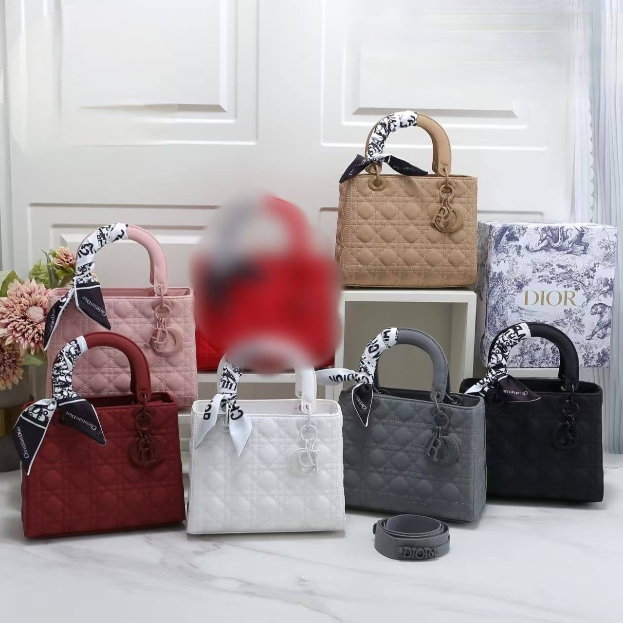 Dior
ᴍᴀᴛᴛᴇ ʟᴇᴀᴛʜᴇʀ ᴍᴀᴛᴇʀɪᴀʟ
ᴡɪᴛʜ ᴛᴡɪʟʟʏ ɪɴᴄʟᴜᴅᴇ
ᴡɪᴛʜ BOX
🎁🎁🎁
 *SIZE 24 cm 
105 dhs🇦🇪
 *SIZE 20 cm 
95 dhs🇦🇪
Zain31
♥️♥️♥️
