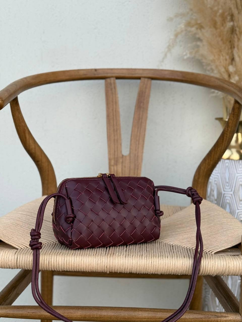 Available again✨✨✨
BOTTEGA VENETA
18cm
330 dhs🇦🇪
Top quality 
With box🎁
Zain167
♥️♥️♥️