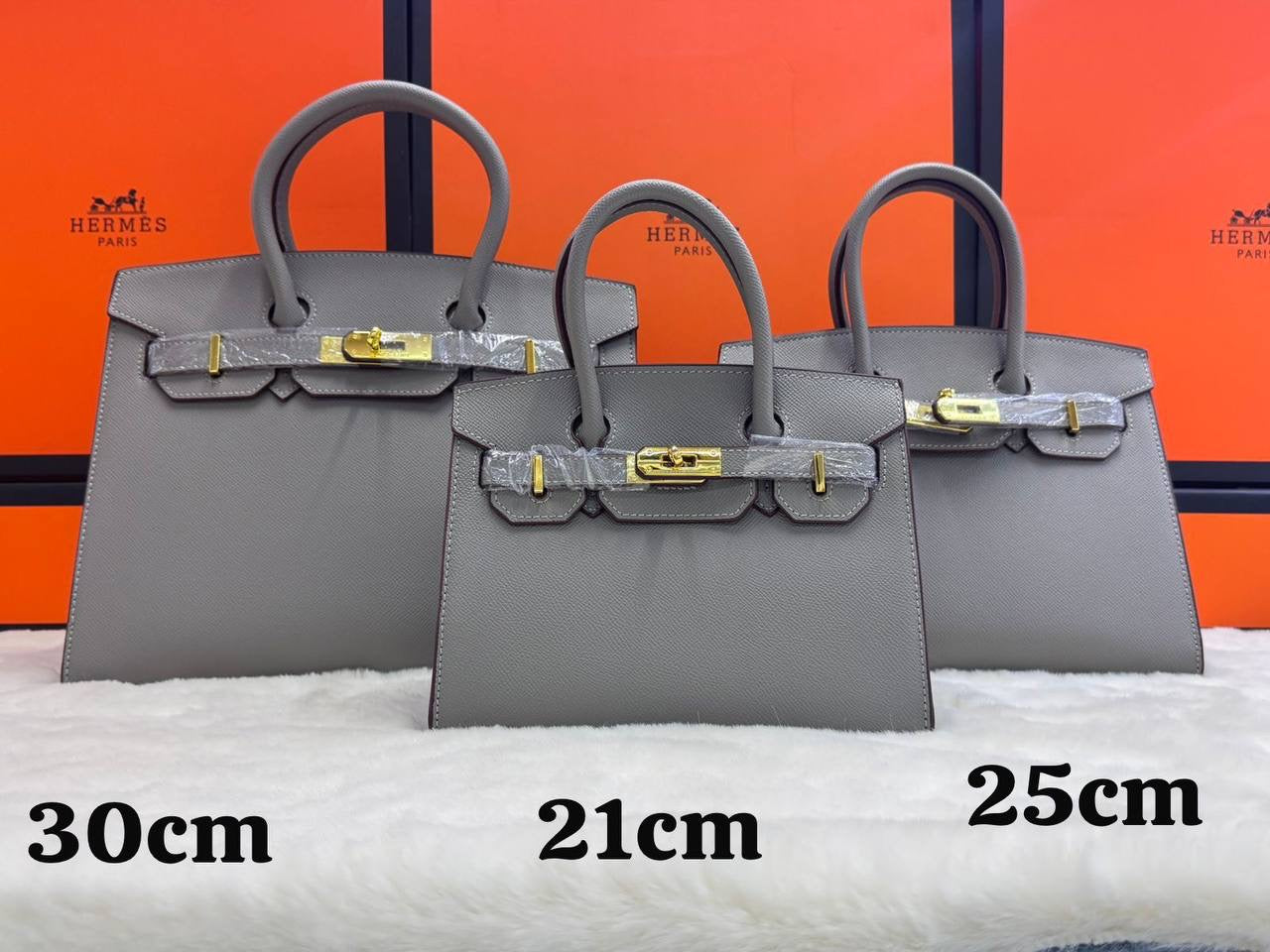 Hermes ʙᴇʀᴋɪɴs 
ʟᴇᴀᴛʜᴇʀ ᴍᴀᴛᴇʀɪᴀʟ
sɪᴢᴇ:ᴄʜᴇᴄᴋ!!!
      30ᴄᴍ 110 dhs🇦🇪
      25ᴄᴍ 110 dhs🇦🇪
      21ᴄᴍ  105 dhs🇦🇪
Zain56
♥️♥️♥️