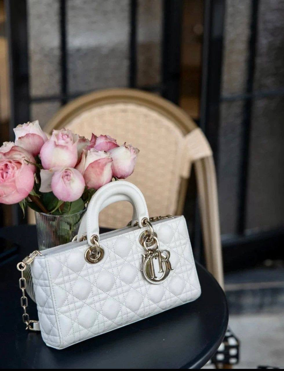 Dior
105 dhs🇦🇪
Good quality 
with box
🎁🎁🎁
Zain35
♥️♥️♥️