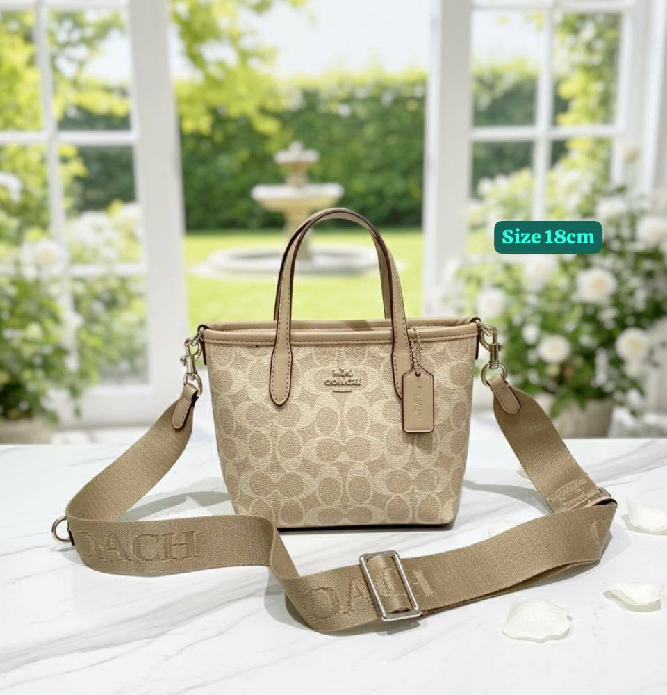 Coach
Good quality
with box
🎁🎁🎁
90 dhs🪙
Zain186
♥️♥️♥️