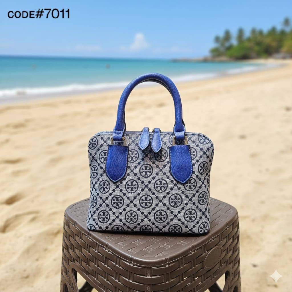 TORY BURCH ᴀʟᴍᴀ
ᴛᴏᴘ ʜᴀɴᴅʙᴀɢ
ᴍᴀᴛᴛᴇ ʟᴇᴀᴛʜᴇʀ ᴍᴀᴛᴇʀɪᴀʟ
sɪᴢᴇ : 21.5 cm
ᴡɪᴛʜ BOX
🎁🎁🎁
65 dhs🪙💕
Zain31
♥️♥️♥️