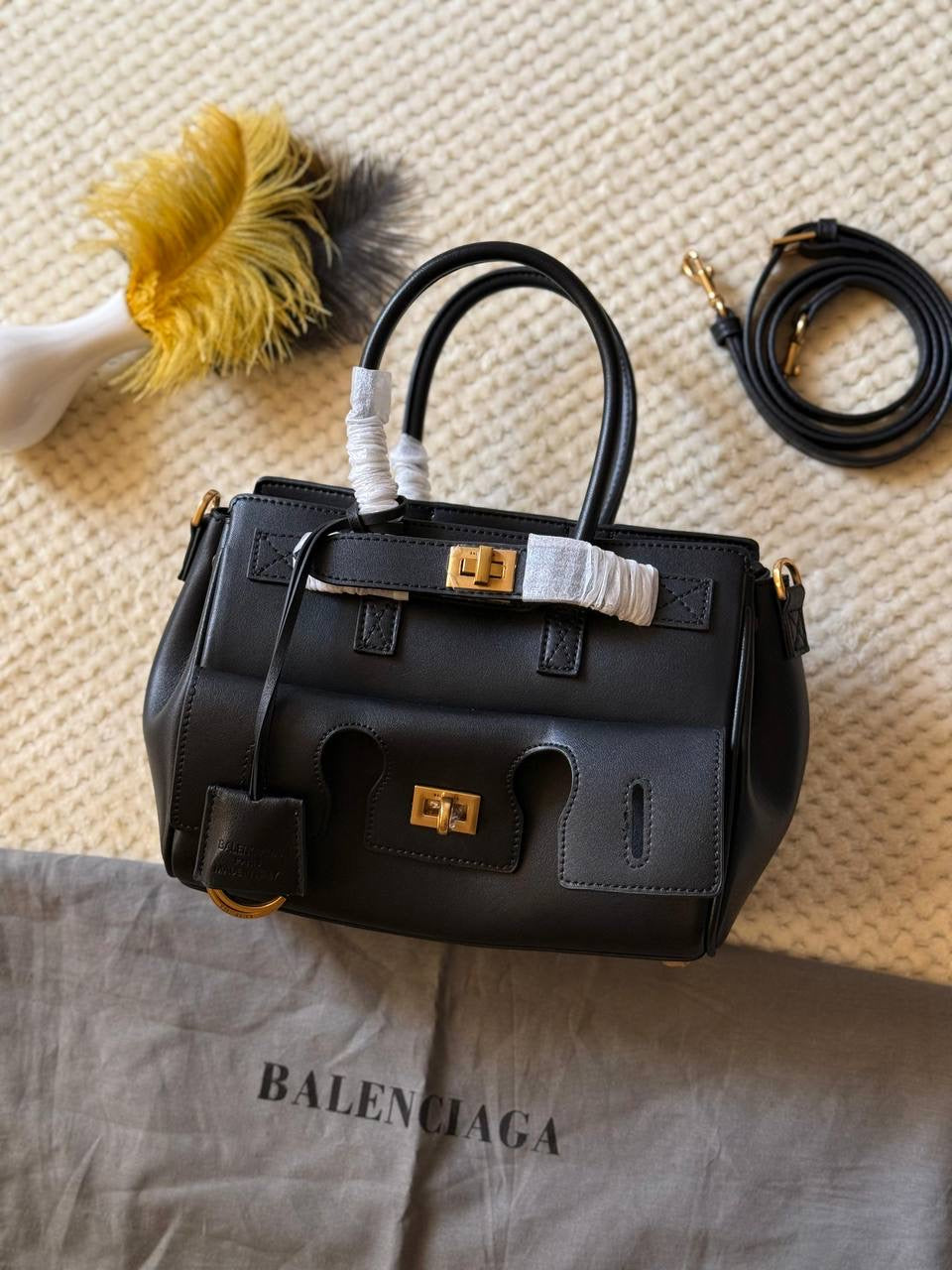 BALENCIAGA
24cm
320 dhs🇦🇪
36cm
450 dhs🇦🇪
Top quality
Zain167
♥️♥️♥️