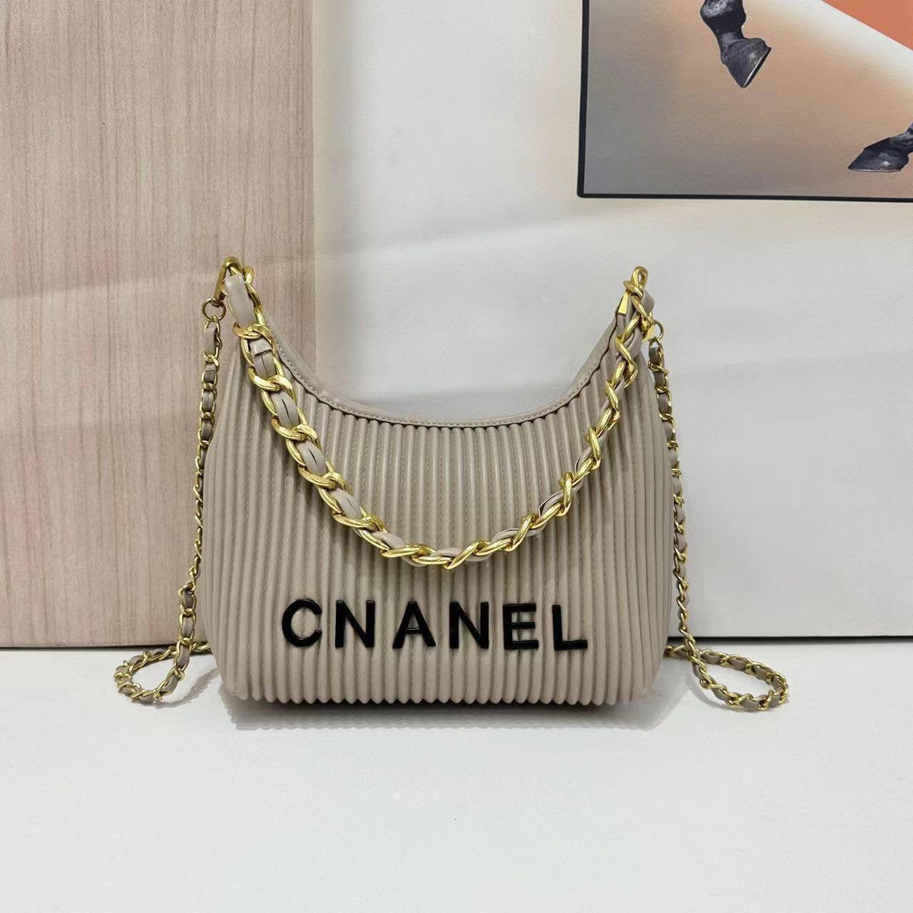 Chanel
With Box
🎁🎁🎁
105 dhs🇦🇪
Zain143
♥️♥️♥️