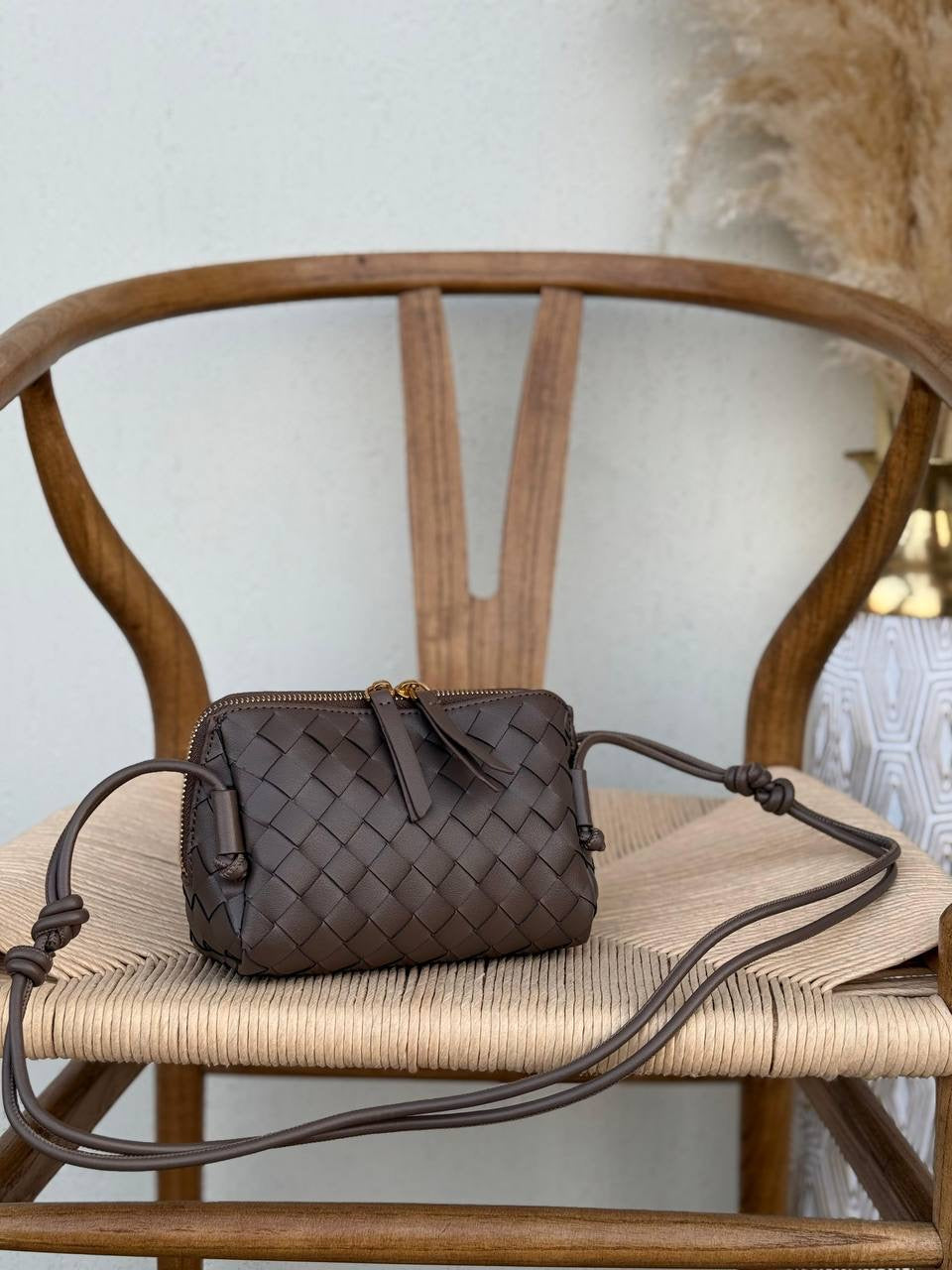Available again✨✨✨
BOTTEGA VENETA
18cm
330 dhs🇦🇪
Top quality 
With box🎁
Zain167
♥️♥️♥️