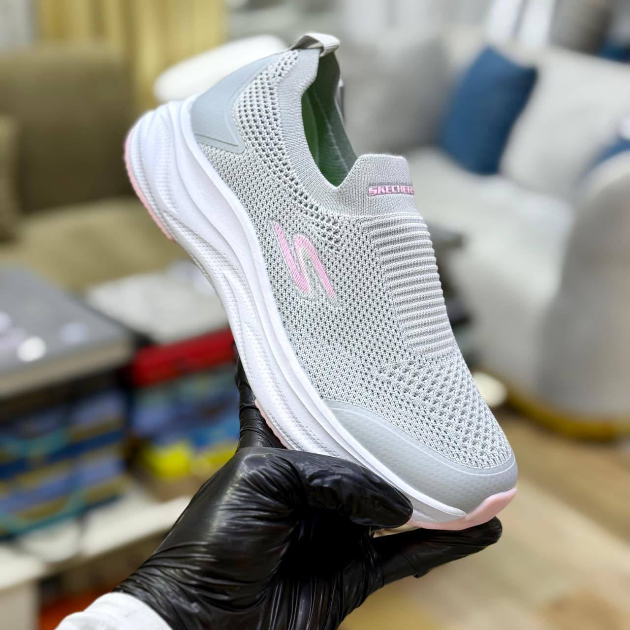 Skechers
Size 36 to 40
100 dhs🇦🇪
Zain27
♥️♥️♥️