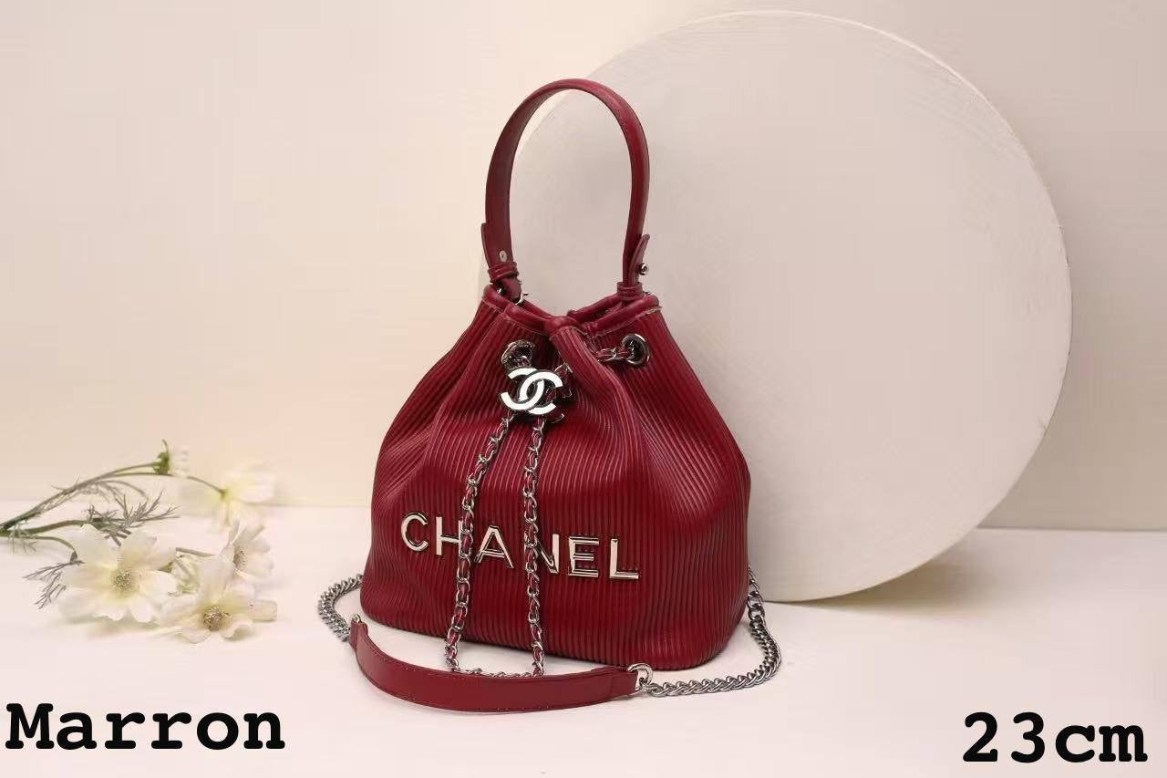 Chanel ʙᴜᴄᴋᴇᴛ ʙᴀɢ
 ʜᴀɴᴅʟᴇ/ ʟᴏɴɢᴄʜᴀɪɴ
sɪʟᴠᴇʀ ʜᴀʀᴅᴡᴀʀᴇ 
ᴡɪᴛʜᴏᴜᴛ ʙᴏx
sᴏғᴛ ʟᴇᴀᴛʜᴇʀ 
sɪᴢᴇ:23ᴄᴍ
100 dhs🇦🇪
Zain56
♥️♥️♥️