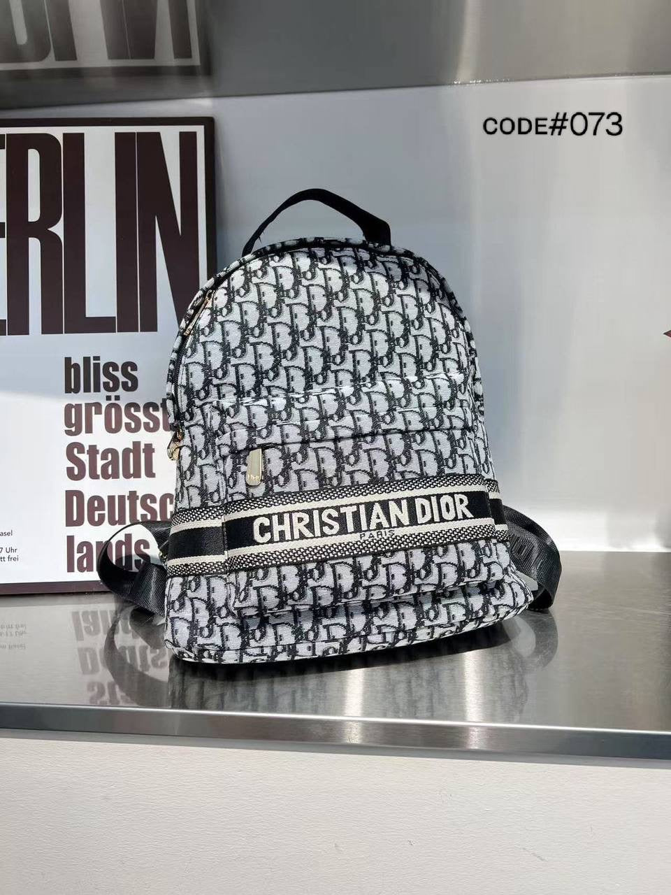 CHRISTIAN DIOR ✦ FENDI
ᴄʟᴀssɪᴄ ᴘʀɪɴᴛ ʟᴏɢᴏ
BAGPACK / KNAPSACK
sɪᴢᴇ: 30 cm
75 dhs🇦🇪
Zain31
♥️♥️♥️