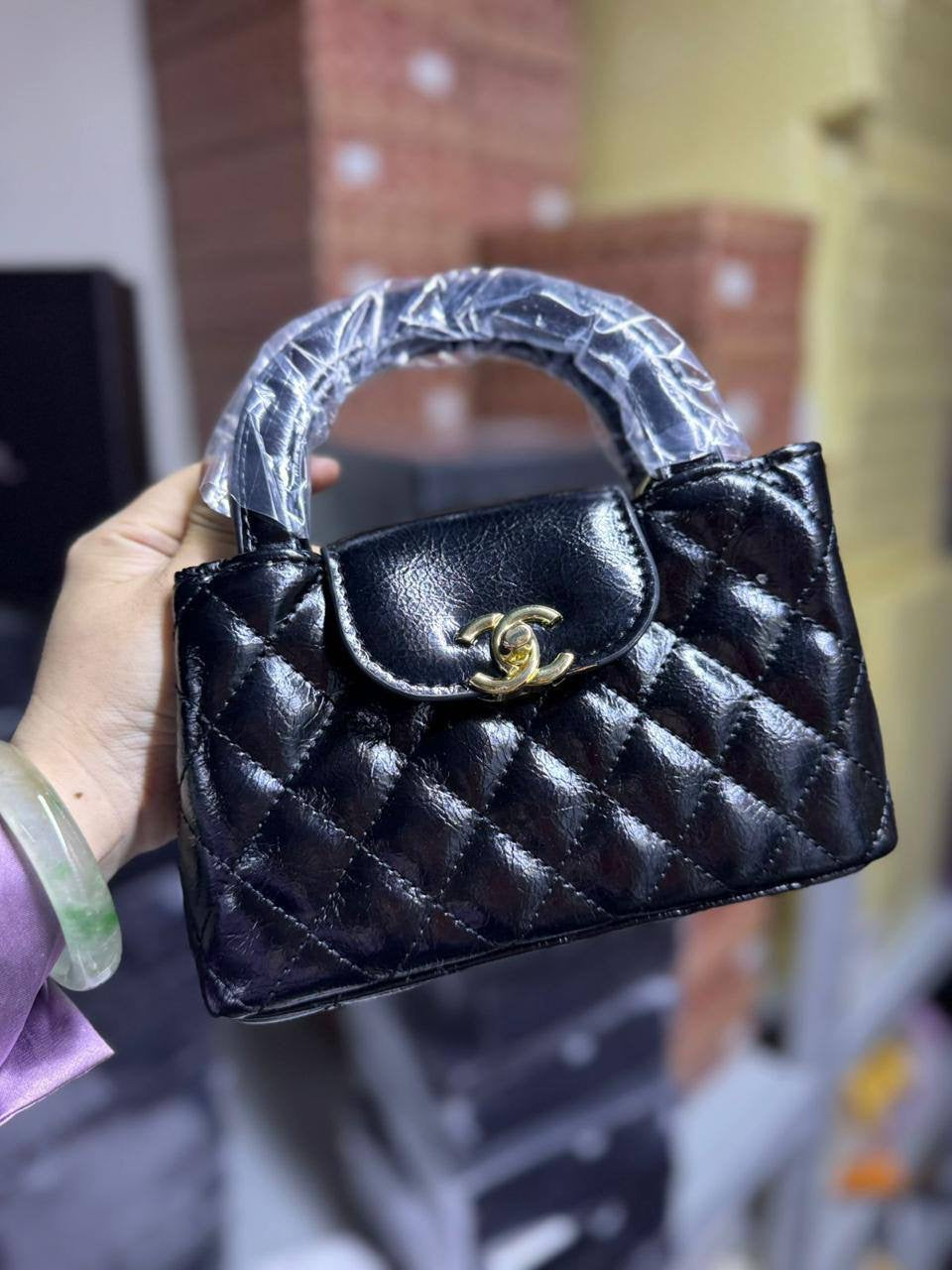 Chanel kelly
Size :  20 * 12.5 * 6 cm
85 dhs🇦🇪
with box🎁
Zain115
♥️♥️♥️