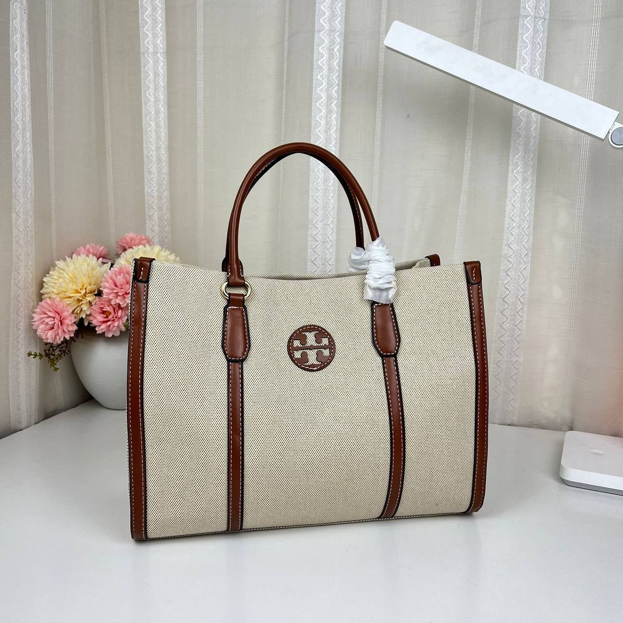 Tory Burch
90 dhs🇦🇪
Size…42x33cm
Size…35x27cm
Zain137
Zain93
♥️♥️♥️