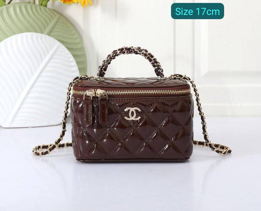 Chanel
Good quality 
with box 
🎁🎁🎁
95 dhs🇦🇪
Zain186
♥️♥️♥️