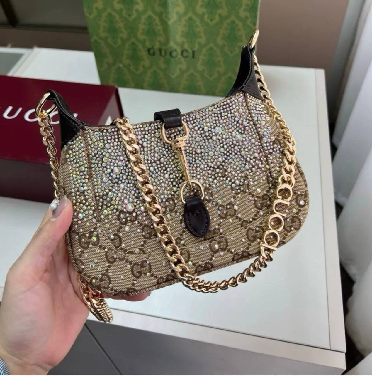 GUCCI Master 
19CM  
220 dhs🇦🇪
WITH BOX 
🎁🎁🎁
Zain131
♥️♥️♥️