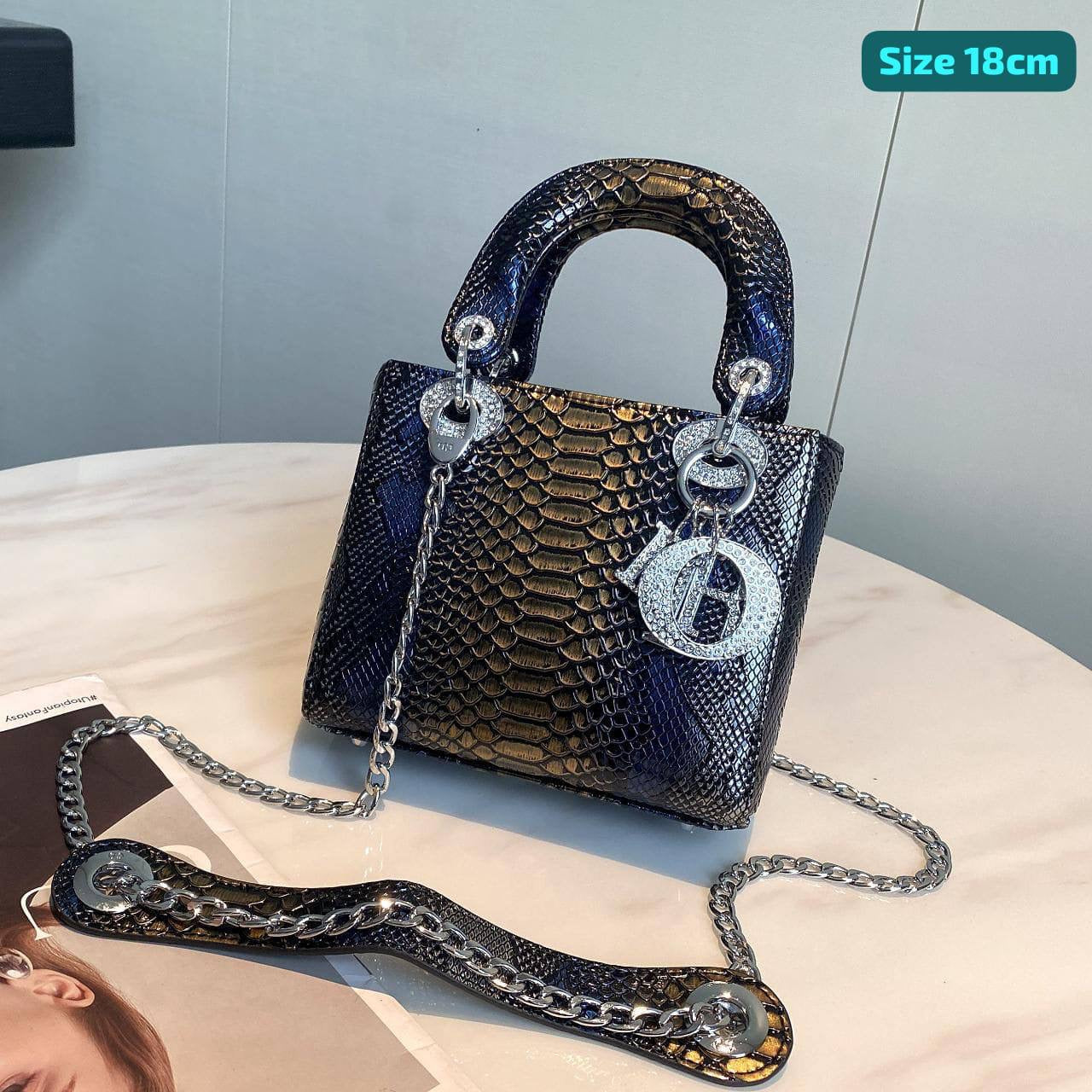 Dior
Good quality 
with box 
🎁🎁🎁
120 dhs🇦🇪
Zain168
♥️♥️♥️