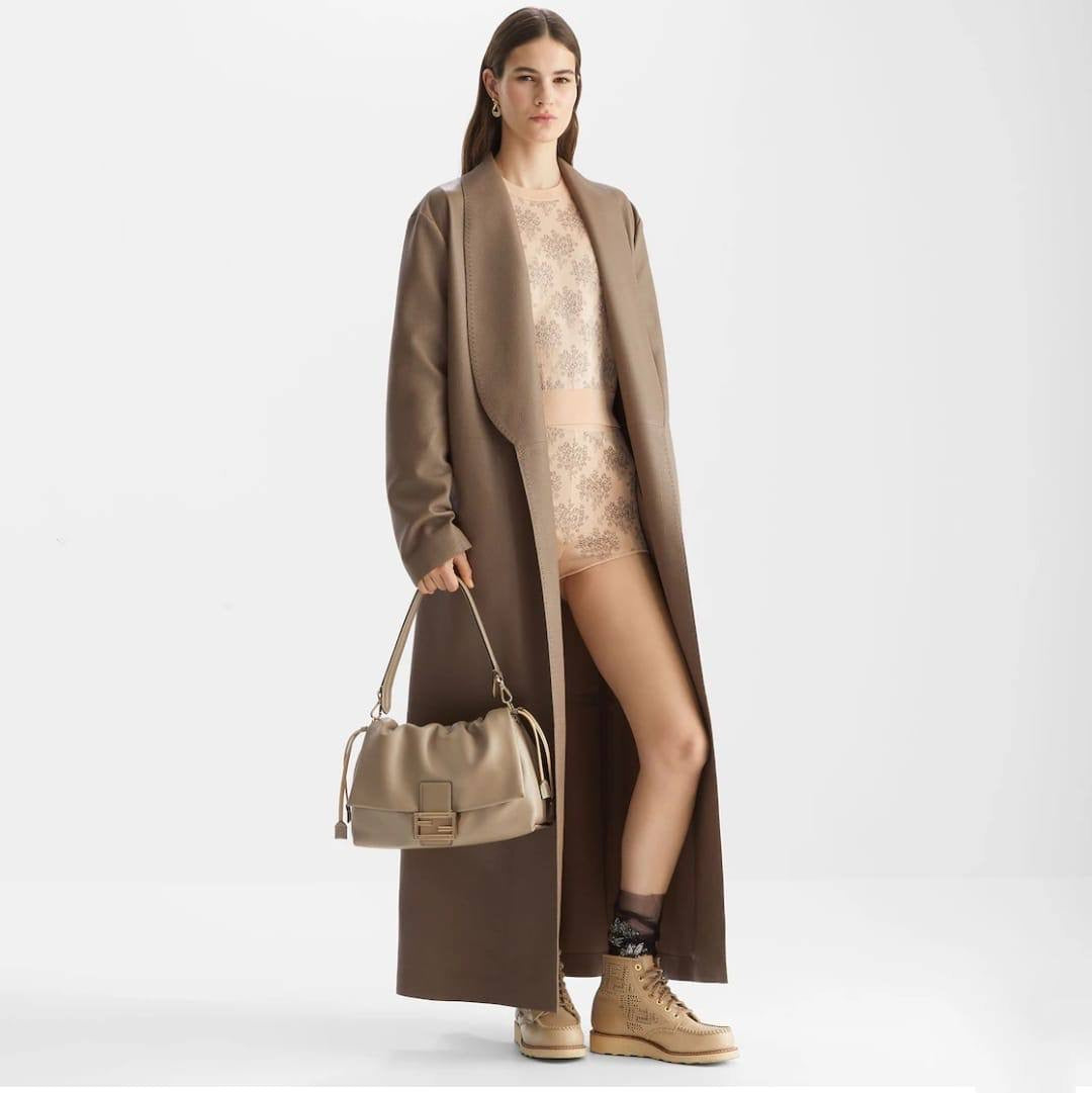 Fendi
95 dhs🇦🇪
size 30cm
Zain26
♥️♥️♥️