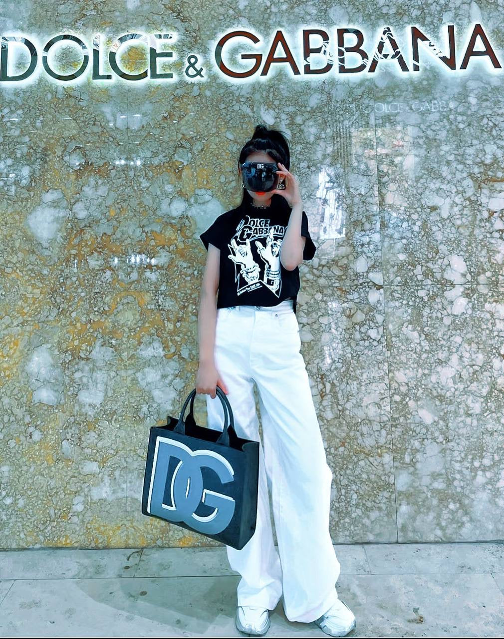 D&G
offer price
75 dhs🇦🇪
Zain39
♥️♥️♥️