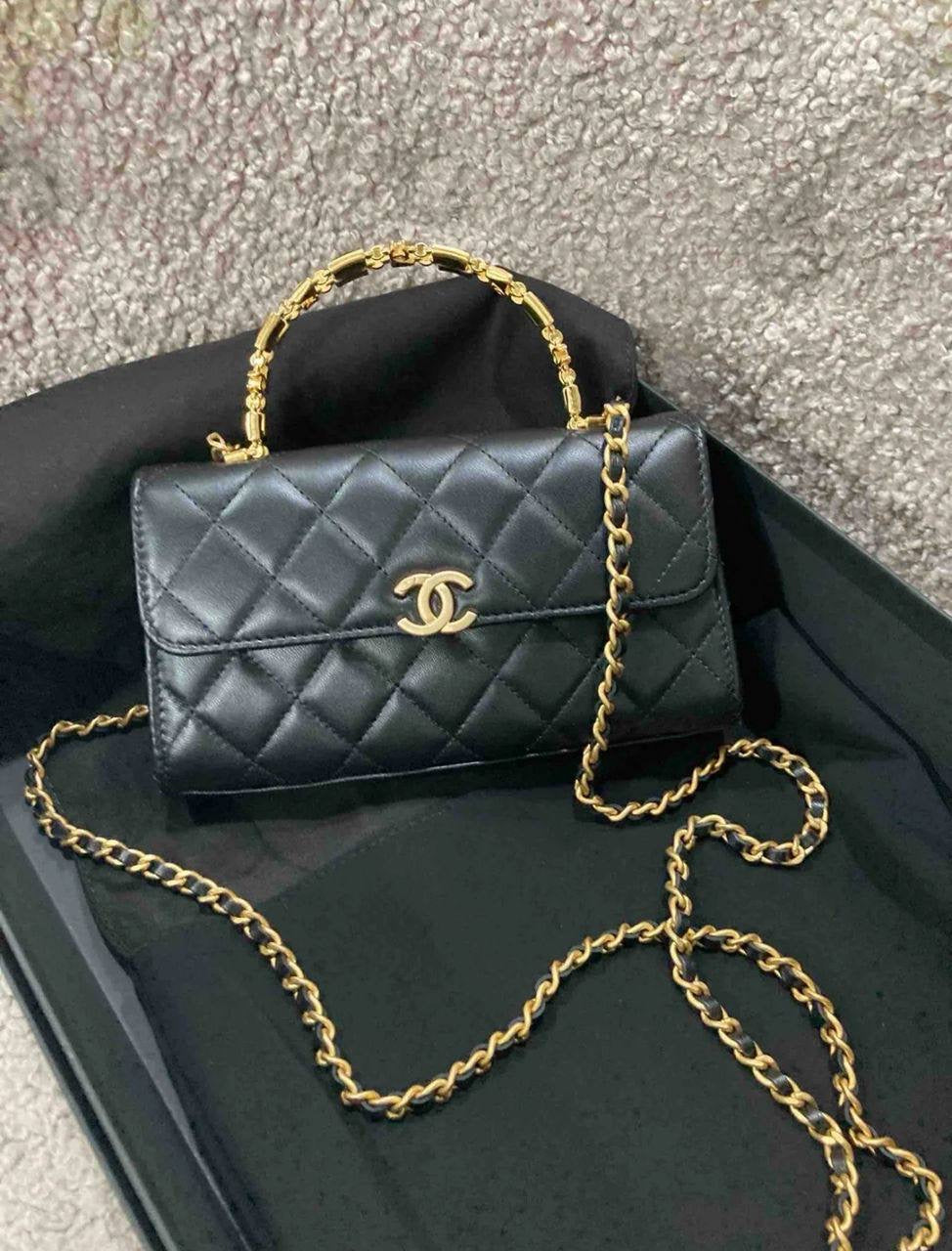Chanel
90 dhs🇦🇪
Good quality
with box
🎁🎁🎁
Zain35
♥️♥️♥️