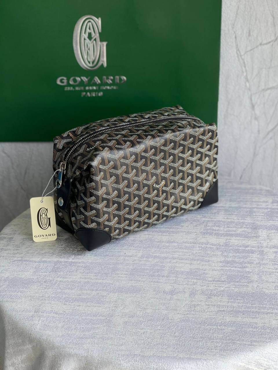 GOYARD
*Wash bag*
*Master quality*
350 dhs🇦🇪
Zain179
♥️♥️♥️