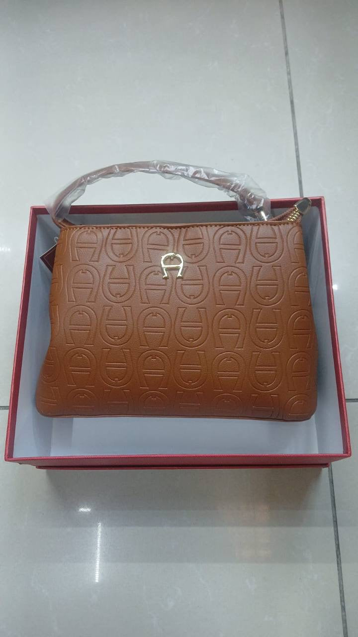 Aigner
95 dhs🇦🇪
Zain86
♥️♥️♥️