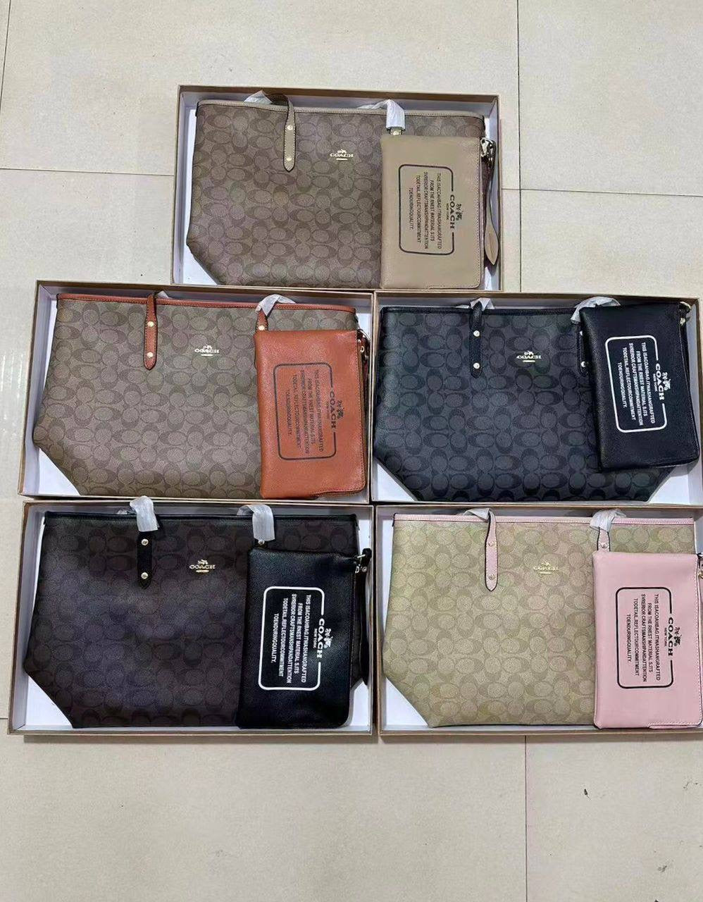 Coach 
95 dhs🇦🇪
with box
🎁🎁🎁
size 42×14×30cm
Zain42
♥️♥️♥️