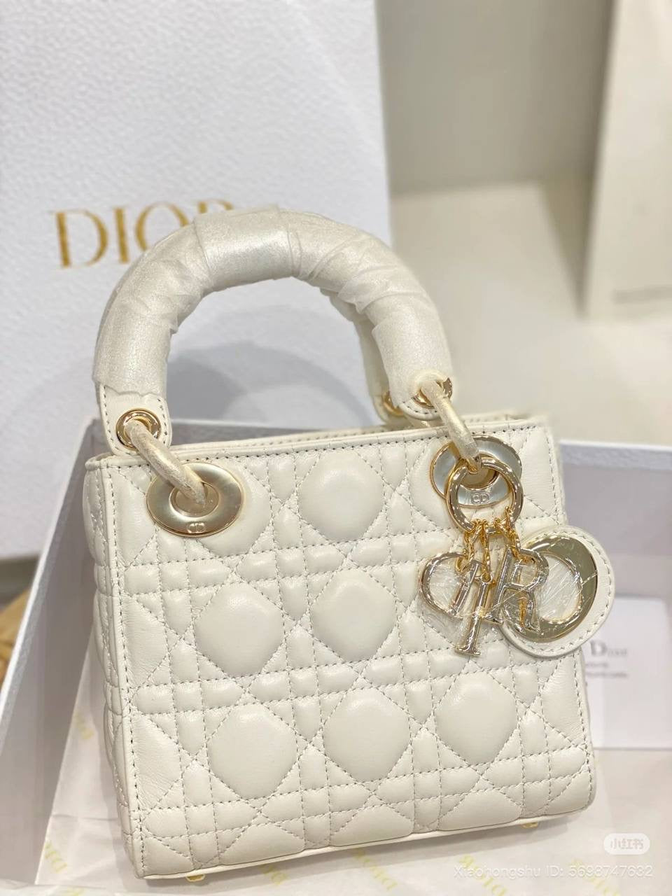 DIOR
SUPER MASTER QUALITY🫶
WITH FULL PACKAGING 🎁
17CM
For Price 👇 WTSP Text Zain 0568585901
Zain255
♥️♥️♥️