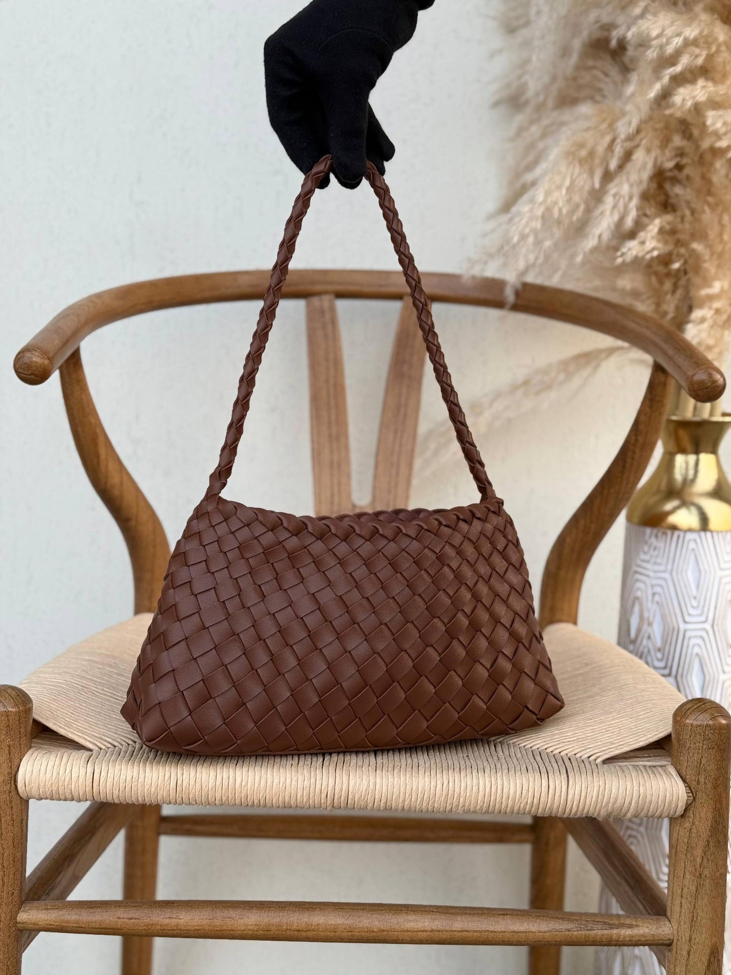 New collection✨✨✨
BOTTEGA VENETA
30cm
350 dhs🇦🇪
Top quality 
With box🎁
Zain167
♥️♥️♥️