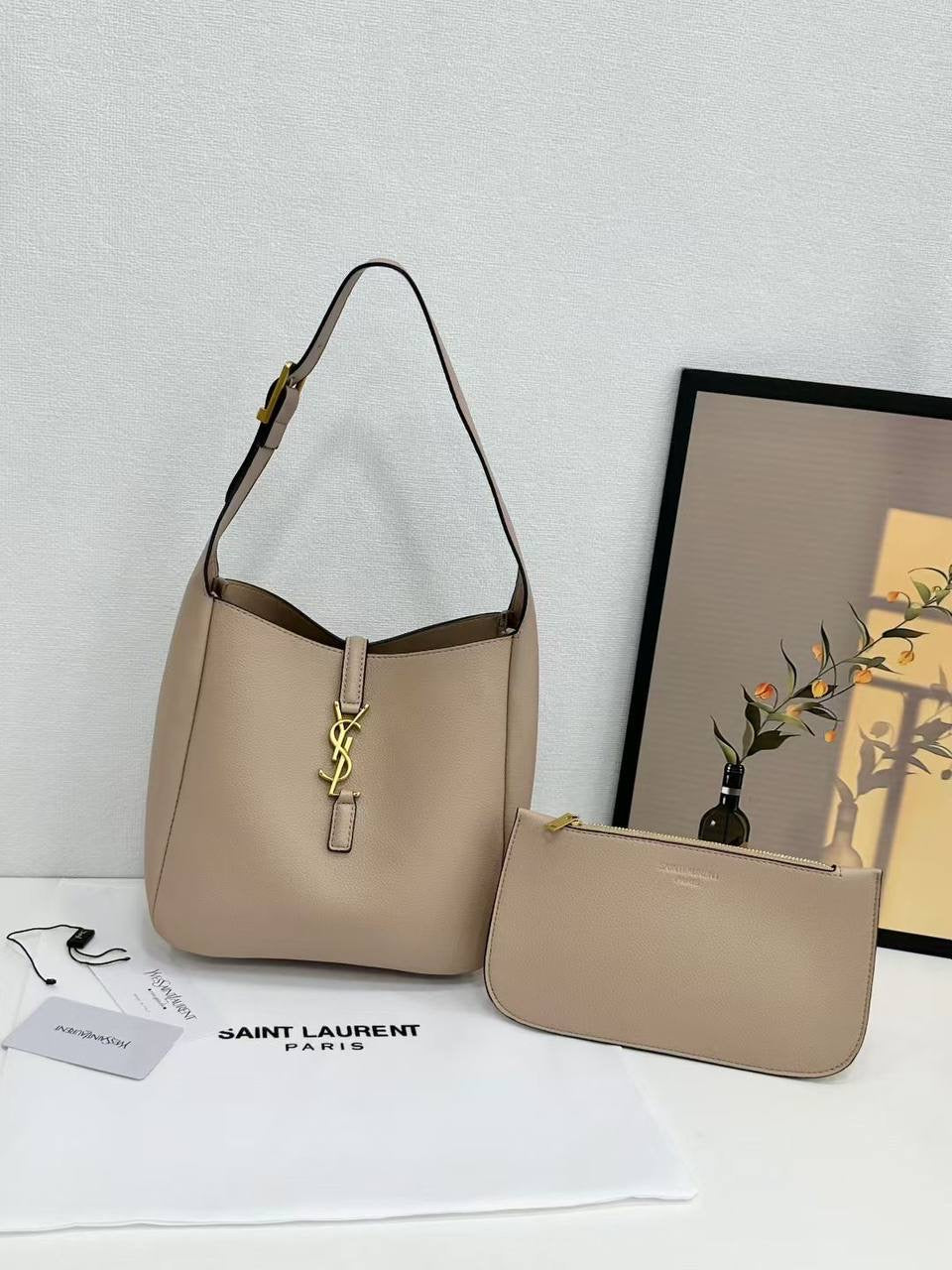 YSL
with box
🎁🎁🎁
105 dhs🇦🇪
Zain143
♥️♥️♥️