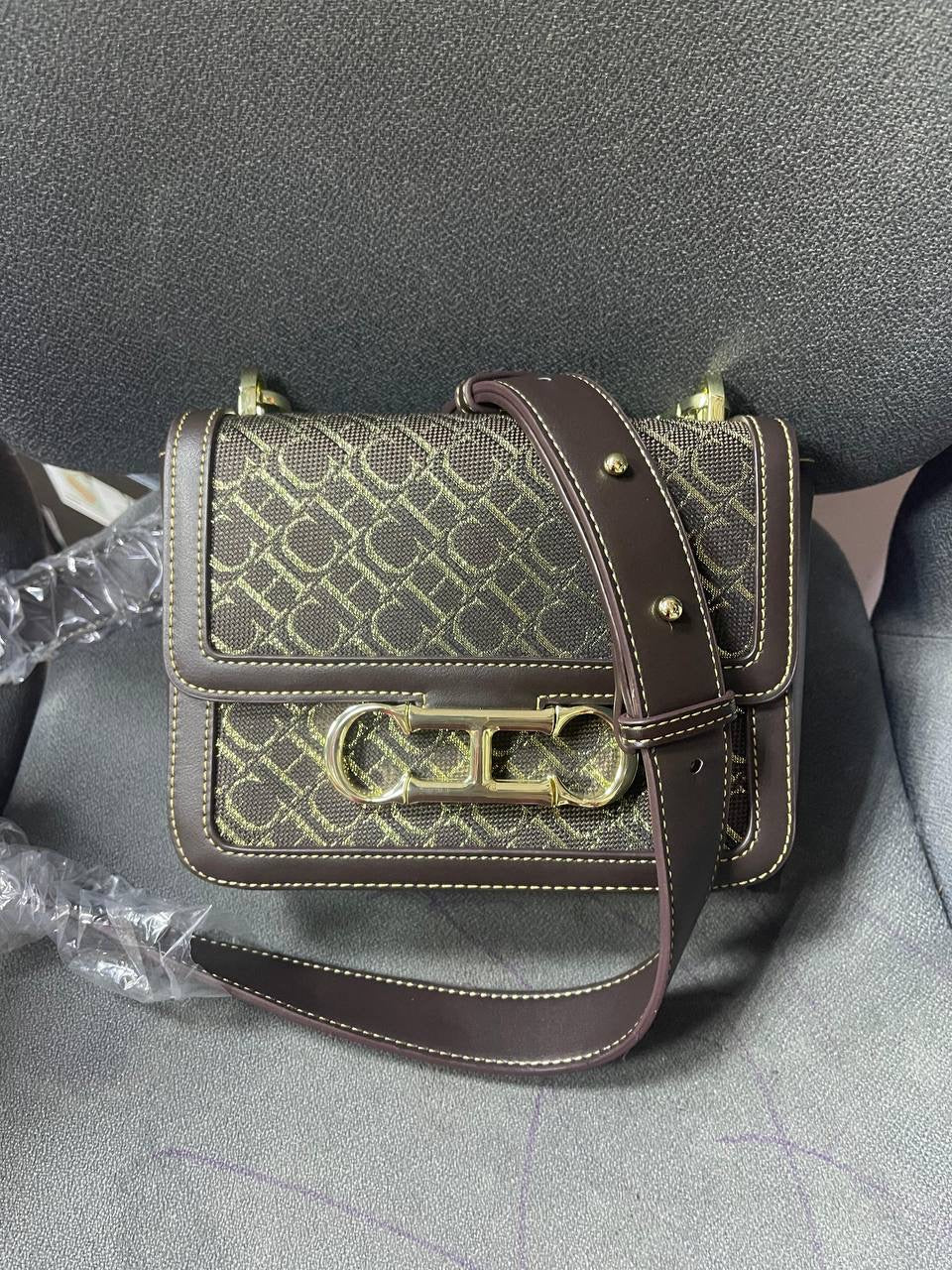 CH CH
High Quality 
with box 
🎁🎁🎁
95 dhs🇦🇪
Zan50
♥️♥️♥️