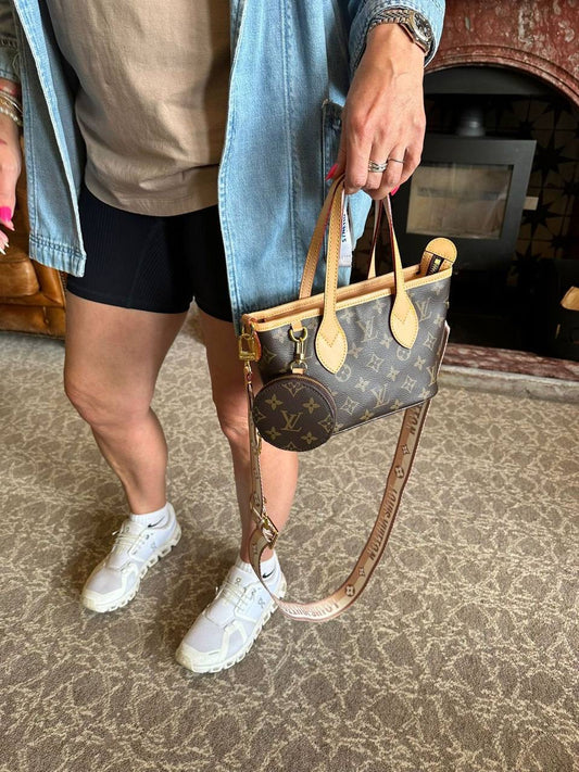 LV Master
300 dhs🇦🇪
Zain228
♥️♥️♥️