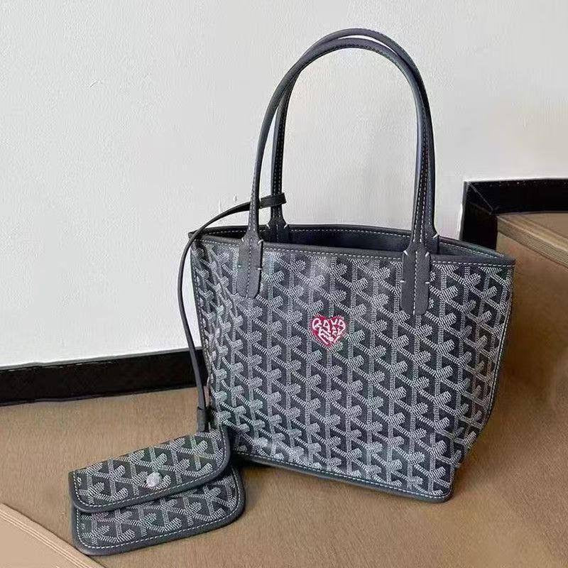Goyard Tote new
Size : 20 * 19 cm
80 dhs🇦🇪
Zain115
♥️♥️♥️