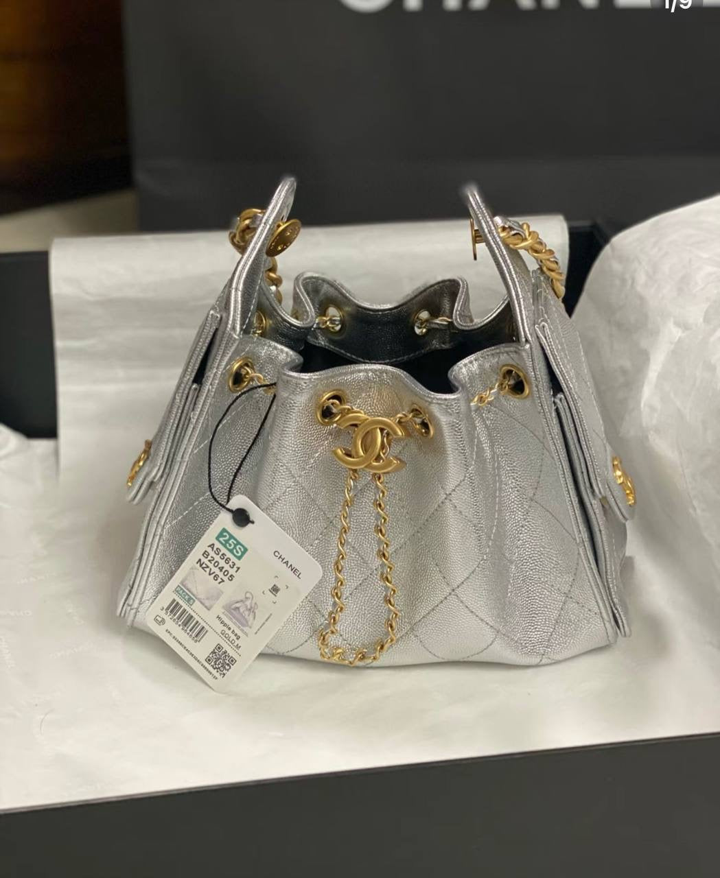 Chanel 
Size 25cm 
120 dhs🇦🇪
Zain254
♥️♥️♥️