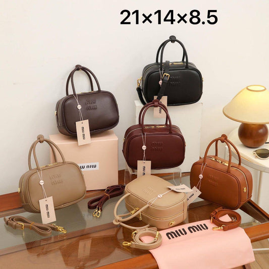 Miu Miu
Good quality 
with box 
🎁🎁🎁
95 dhs🇦🇪
Zain168
♥️♥️♥️
