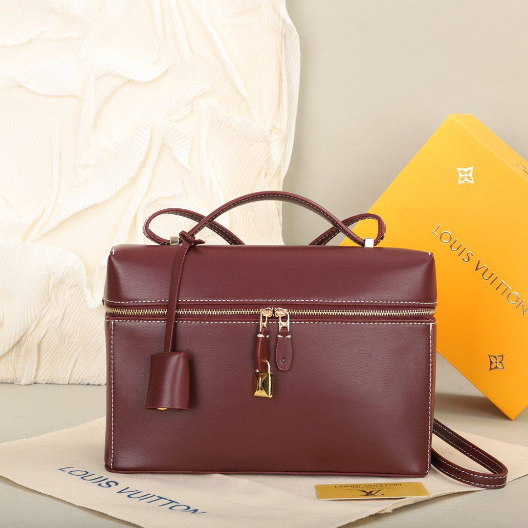 Loro piana
SIZE……….    23CM
105 dhs🇦🇪
with box
🎁🎁🎁
Zain244
♥️♥️♥️