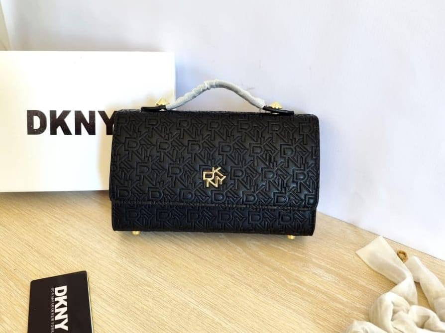 Fendi - Prada - Loewe - Gucci 
YSL - CH
90 dhs🇦🇪
high quality 
With box
🎁🎁🎁
Zain26
♥️♥️♥️