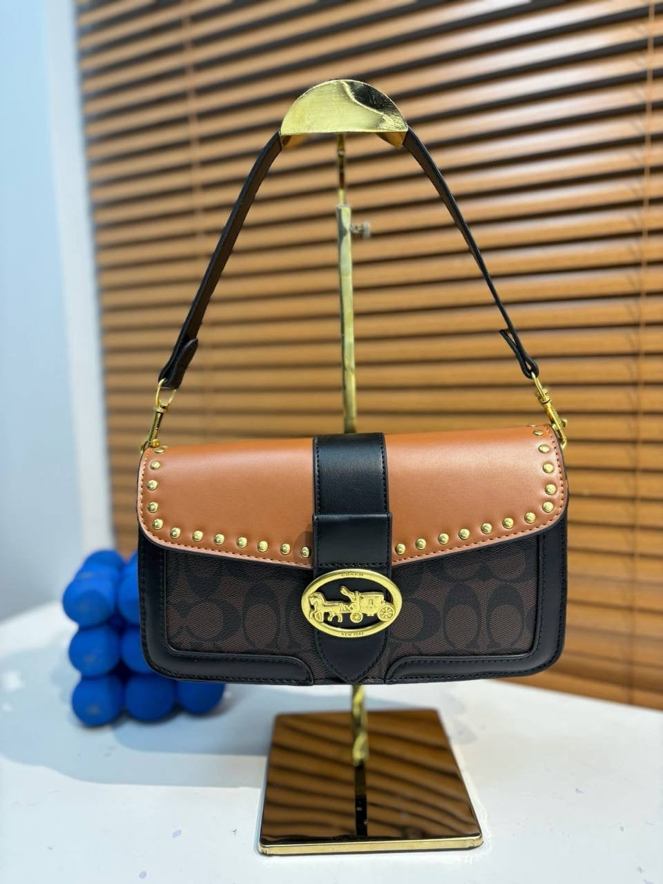 Coach 
70 dhs🇦🇪
Zain173
♥️♥️♥️