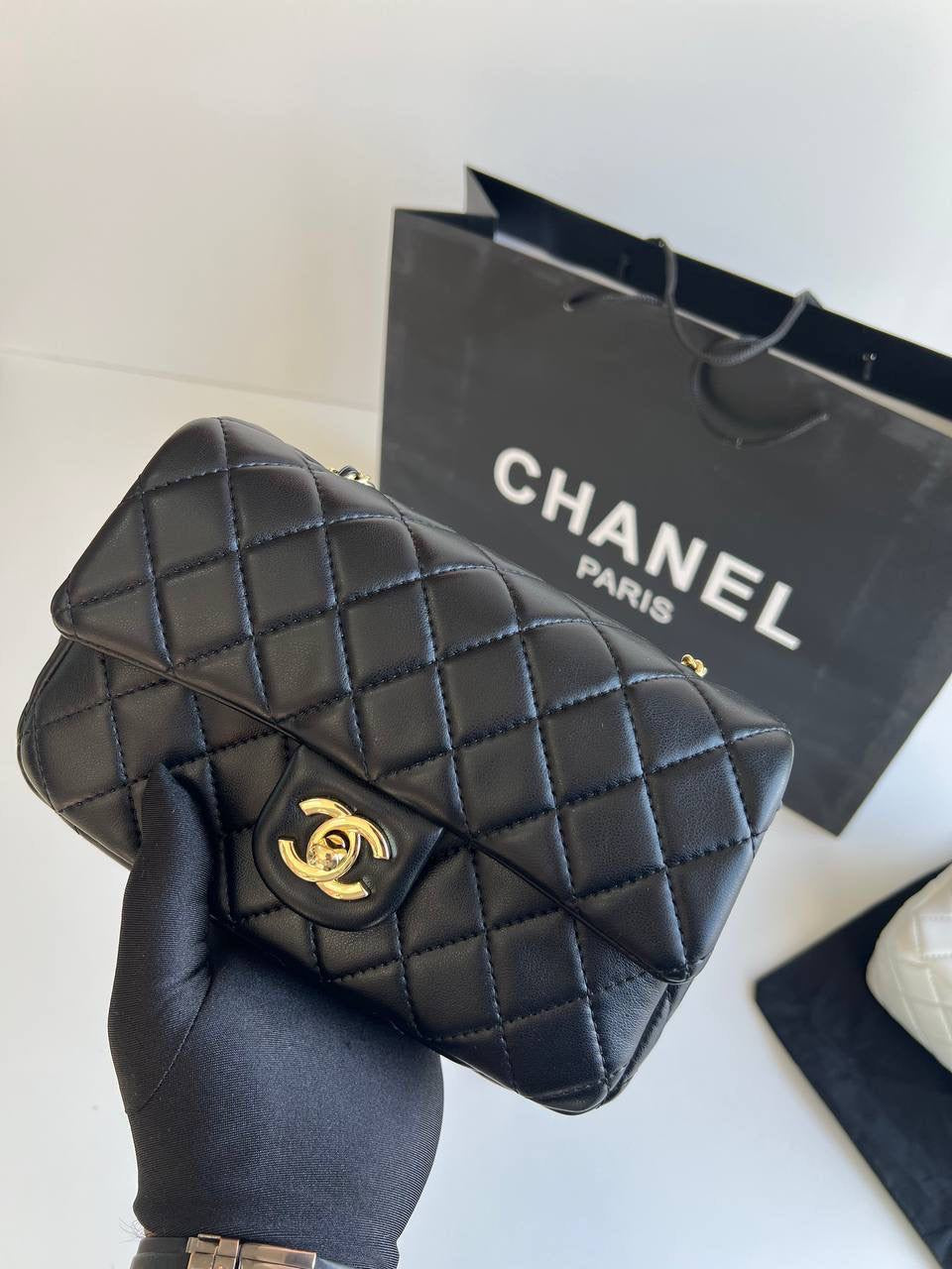 Chanel
Good Quality bag 
with box 
🎁🎁🎁
120 dhs🇦🇪
Zain117
♥️♥️♥️