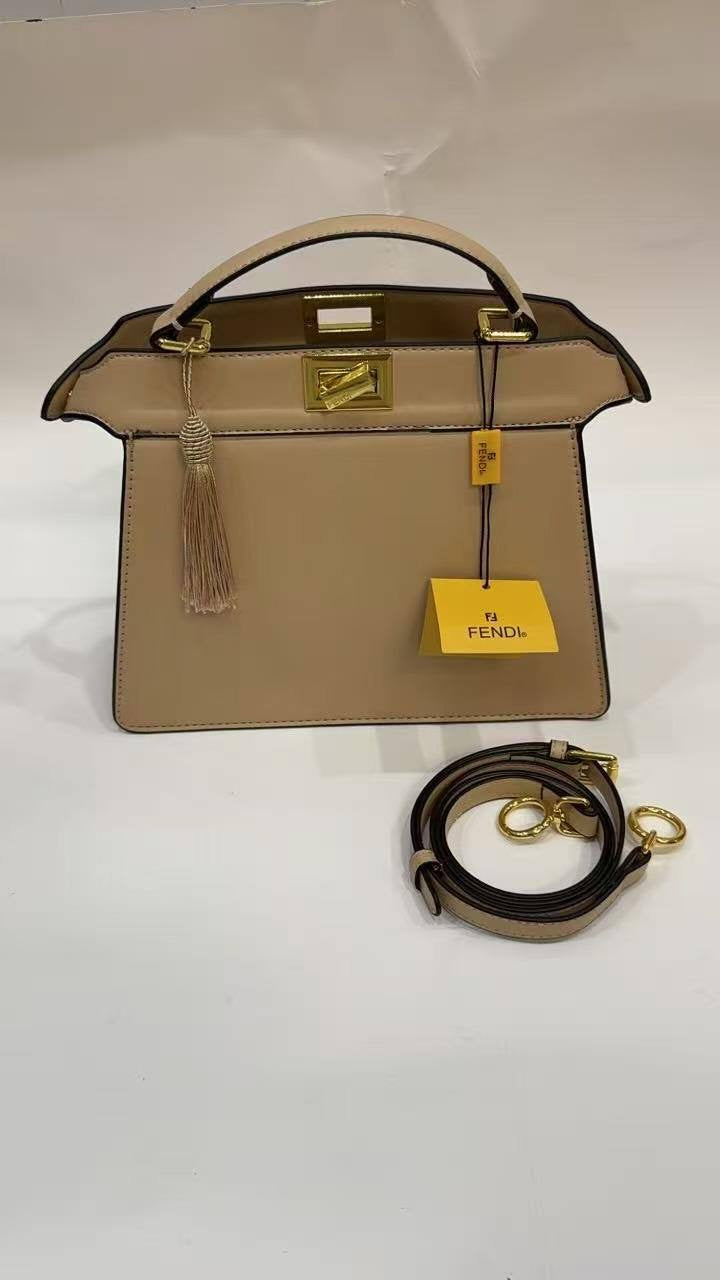 Fendi
120 dhs🇦🇪
size 26cm
Zain161
♥️♥️♥️
