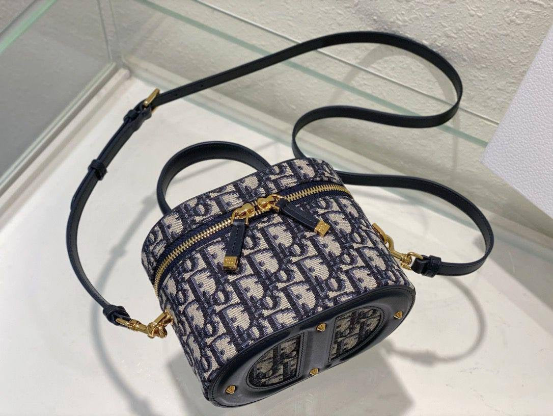 Super Master ++++++
Top Quality 
High Price Bags 
For Price 👇 WTSP Text Zain 0568585901
Zain255
♥️♥️♥️
