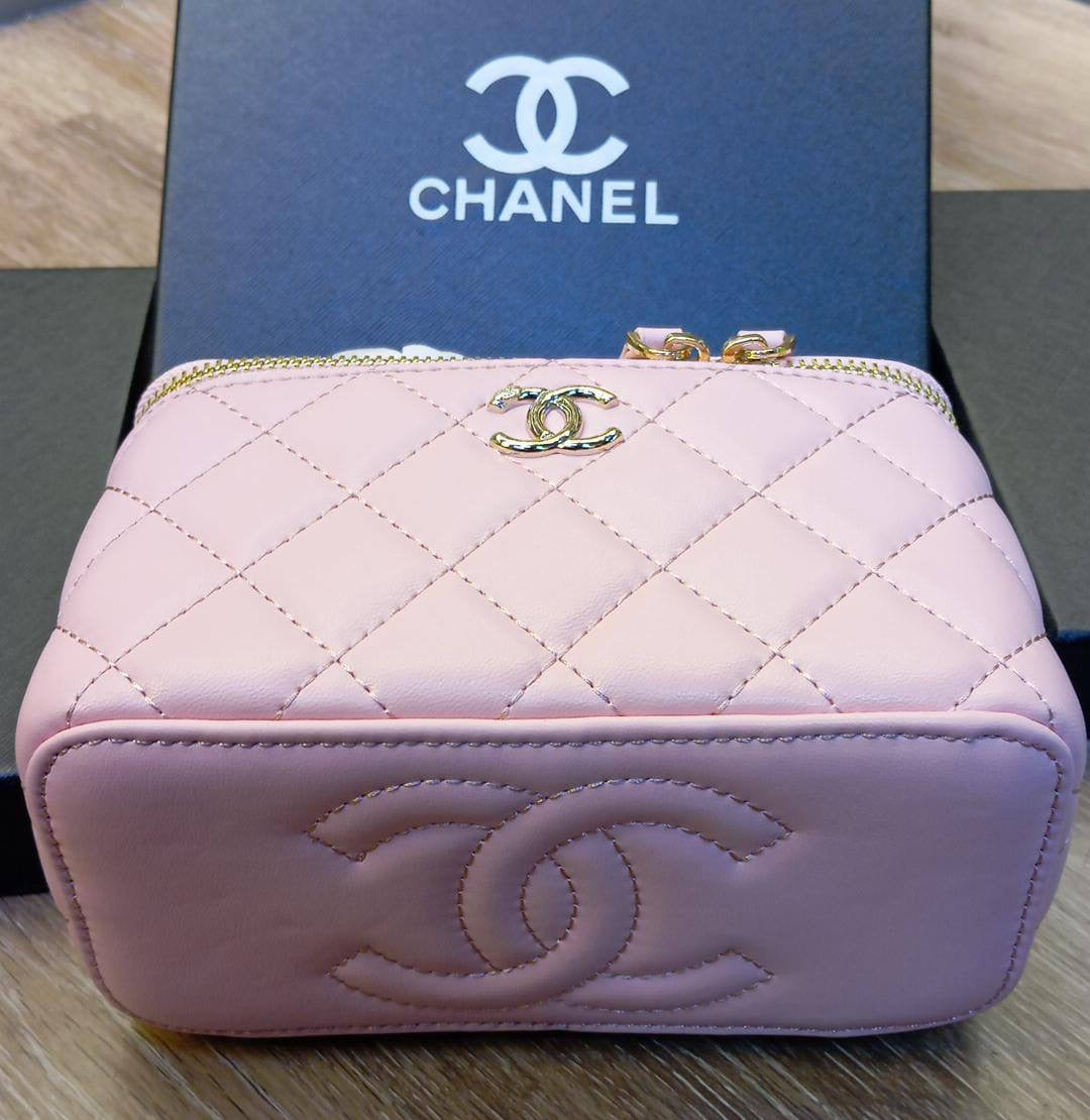 Chanel
Good quality 
with box 
🎁🎁🎁
95 dhs🇦🇪
Zain186
♥️♥️♥️
