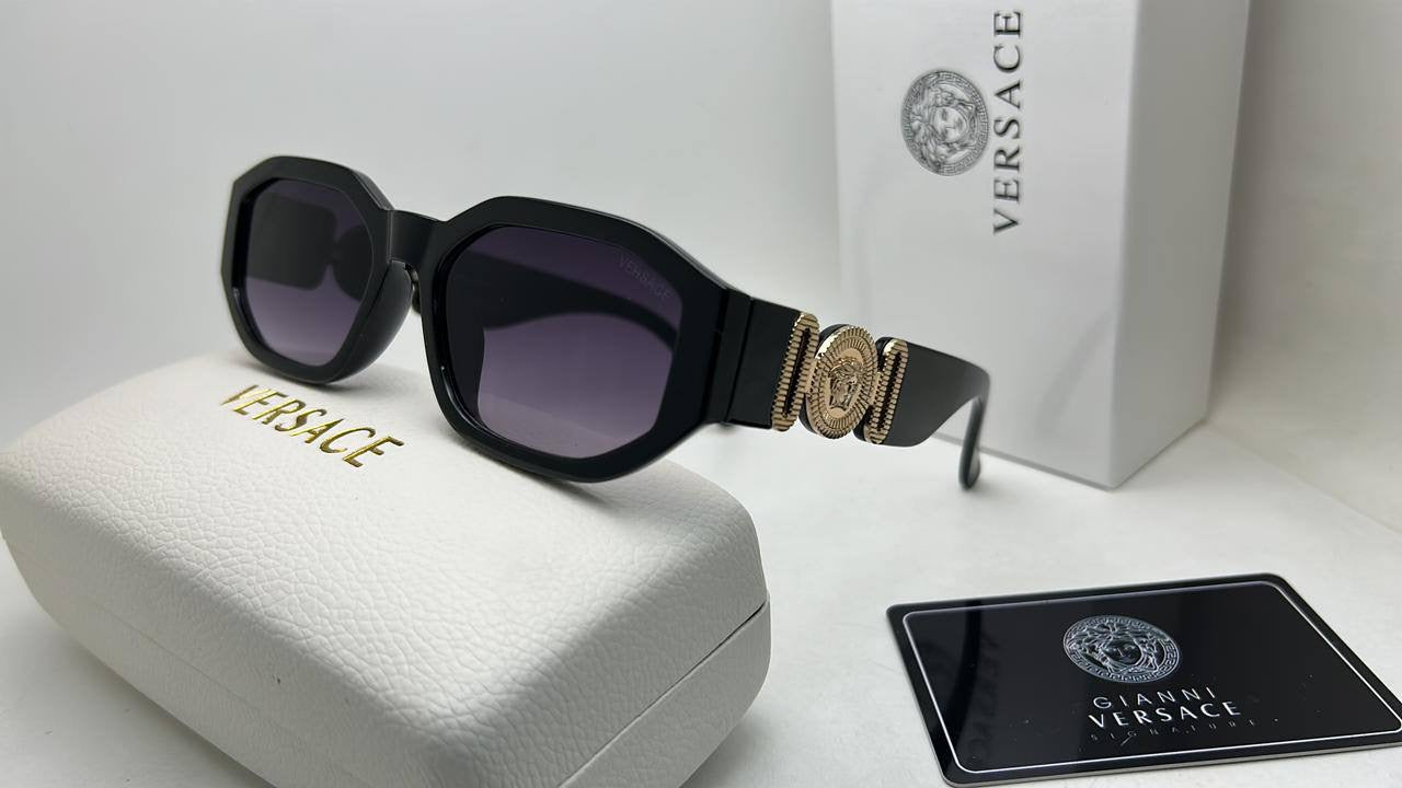 Versace
65 dhs🪙
Zain126
♥️♥️♥️