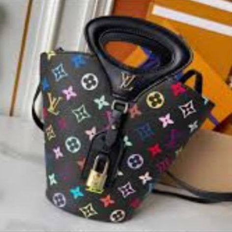 LV ʀɪᴠᴀɢᴇ ʙʙ
ᴡɪᴛʜʙᴏx
🎁🎁🎁
ʟᴇᴀᴛʜᴇʀ 
sɪᴢᴇ:12*18*7ᴄᴍ
95 dhs🇦🇪
Zain56
♥️♥️♥️