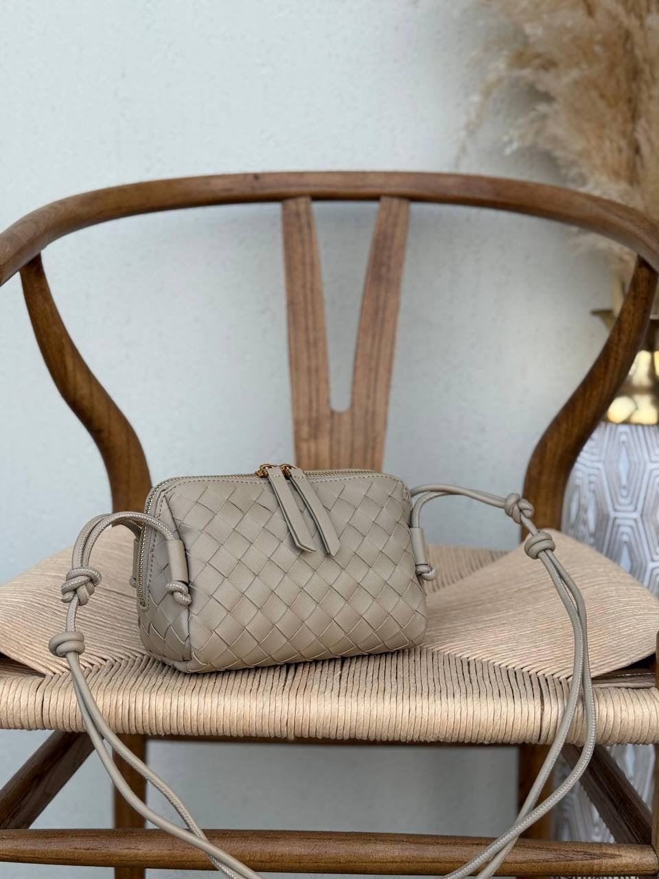 Available again✨✨✨
BOTTEGA VENETA
18cm
330 dhs🇦🇪
Top quality 
With box🎁
Zain167
♥️♥️♥️