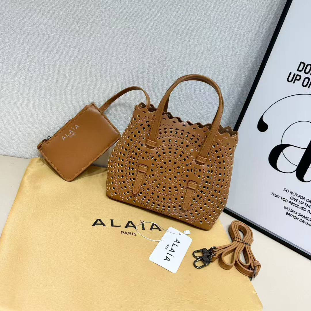 Alaia
95 dhs🇦🇪
Zain137
♥️♥️♥️
